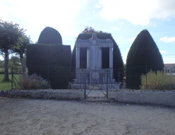 Monument aux morts classé